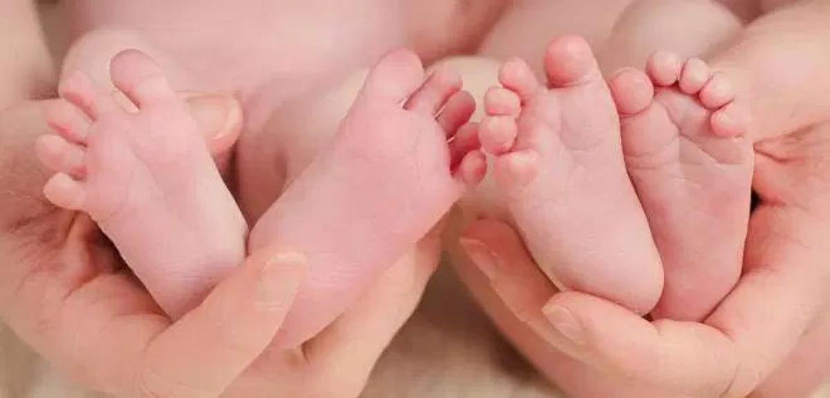 Birth rate of twins hits record high in US